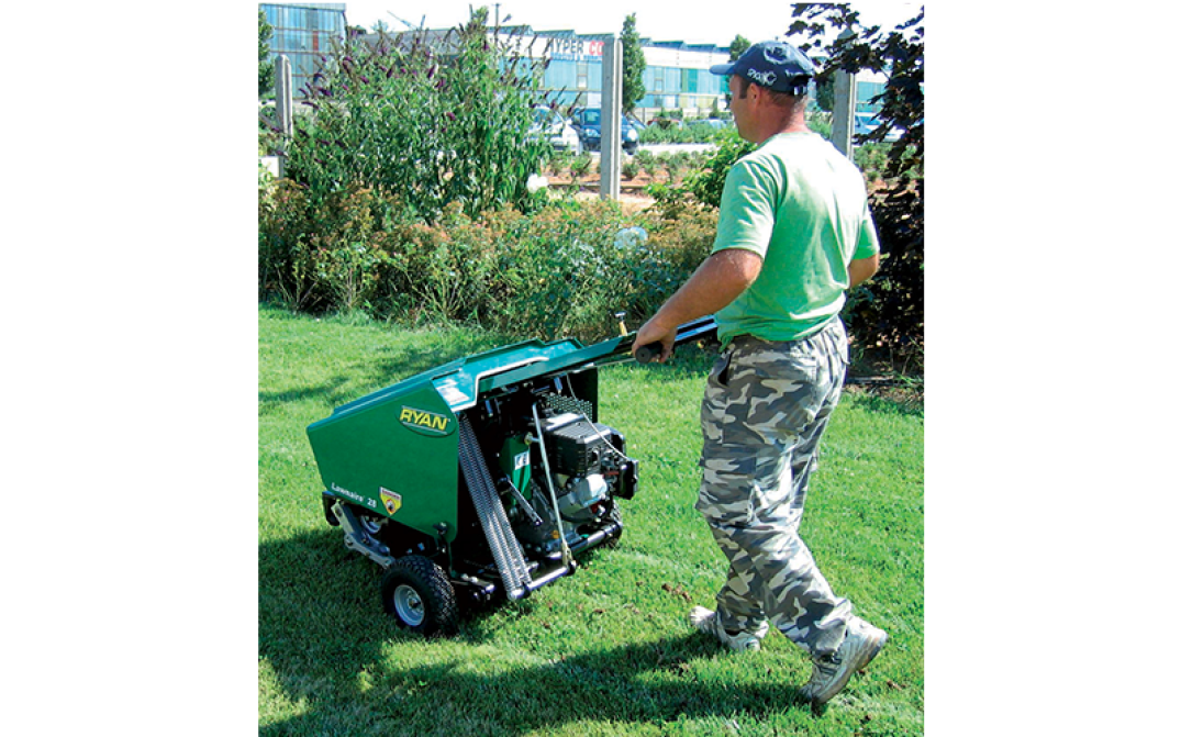 Il differenziale posteriore in combinazione alla ruota anteriore pivotante permette una manovrabilità con raggio di sterzata zero.