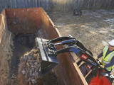 Mini Skid Dingo® TX-1000-WT Toro con angolo di scarico 40°