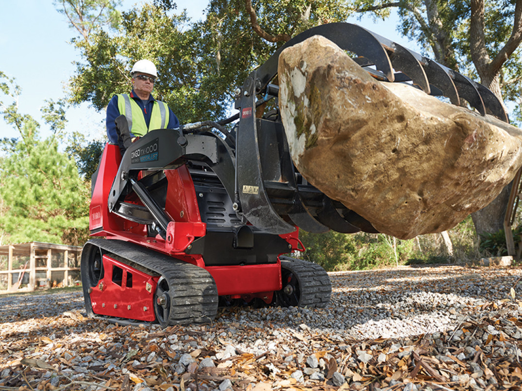 Mini Skid Dingo® TX-1000-WT Toro con pinza