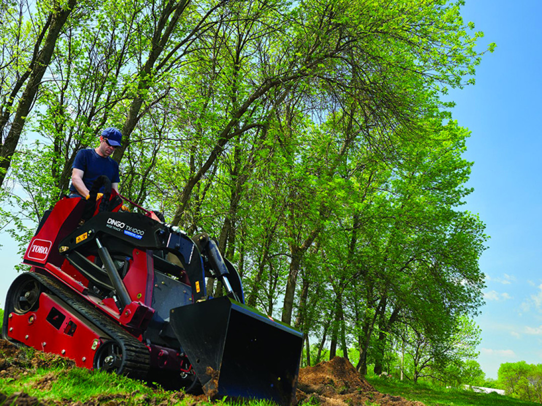 Mini Skid Dingo® TX-1000-WT Toro stabile in pendenza