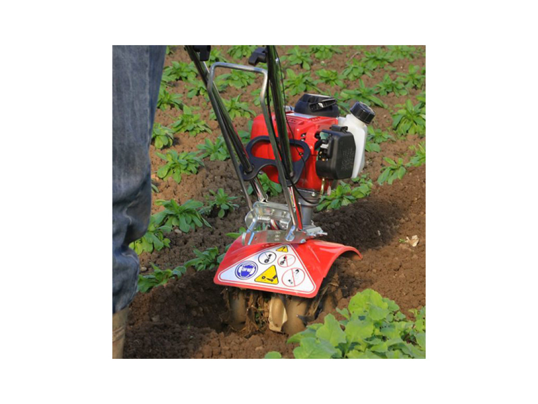 Motozappa Mantis in azione su orto