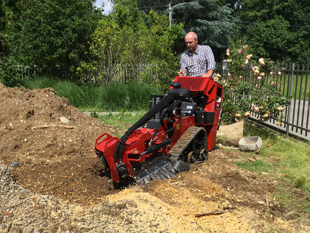 Fresaceppi STX-26 in azione