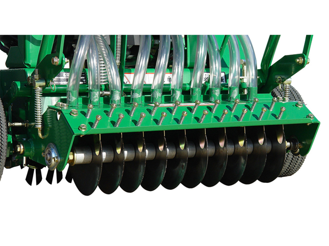 Dischi curvati per accompagnare il seme nel taglio nel terreno